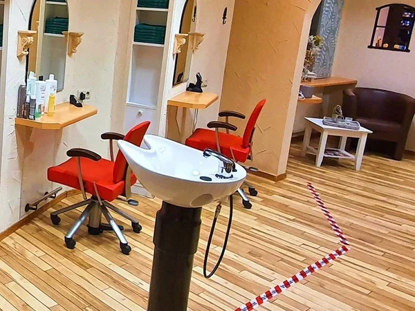 Bild 2: Friseursalon Bellissima